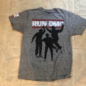 Sz M, graphic T, RUN DMC